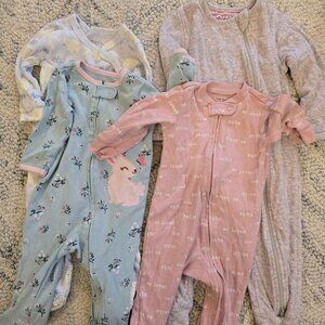 Lot of 4 baby sleepers / pyjamas - size 6 months